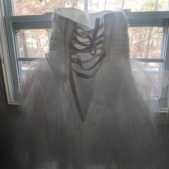 White princess prom dress - Picture 4 of 4